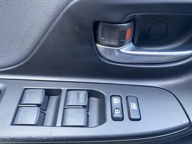 Toyota Yaris view 12