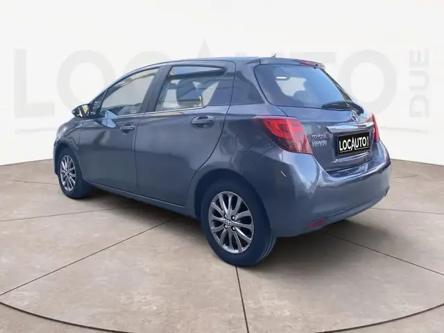 Toyota Yaris view 4