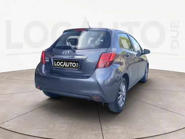 Toyota Yaris view 3