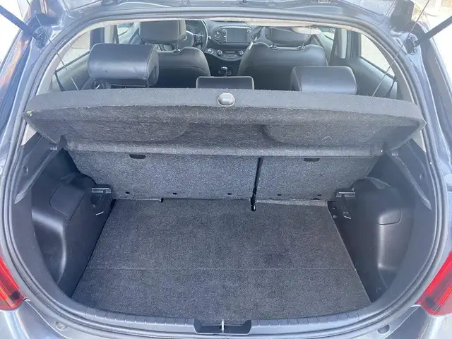 Toyota Yaris view 8