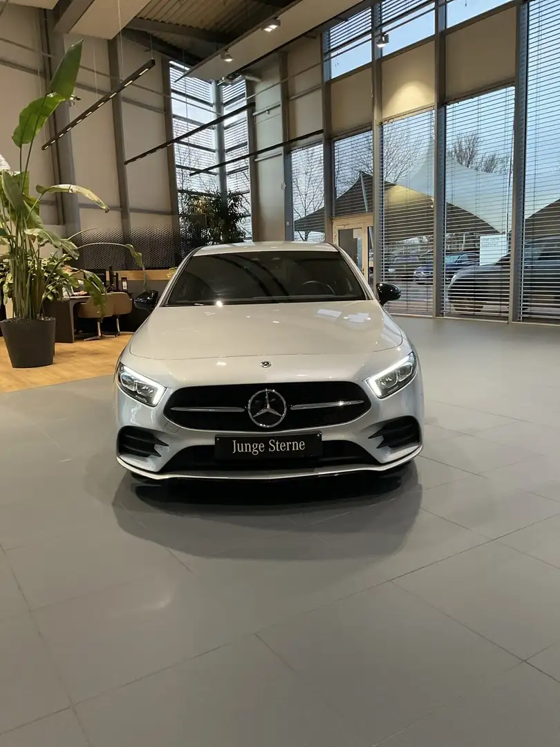 Mercedes-Benz A 200 A 200 AMG Nightpak RüKam Distro Edition LED Navi Silber - 2