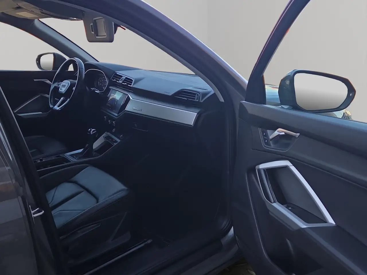 Audi Q3 снимка Audi Q3