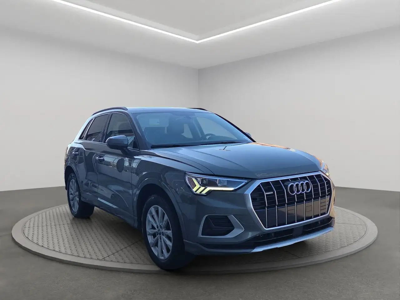 Audi Q3 снимка Audi Q3