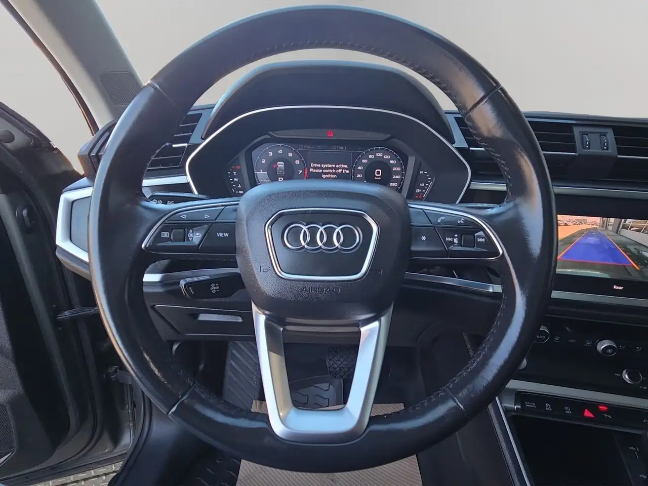 Audi Q3 снимка Audi Q3