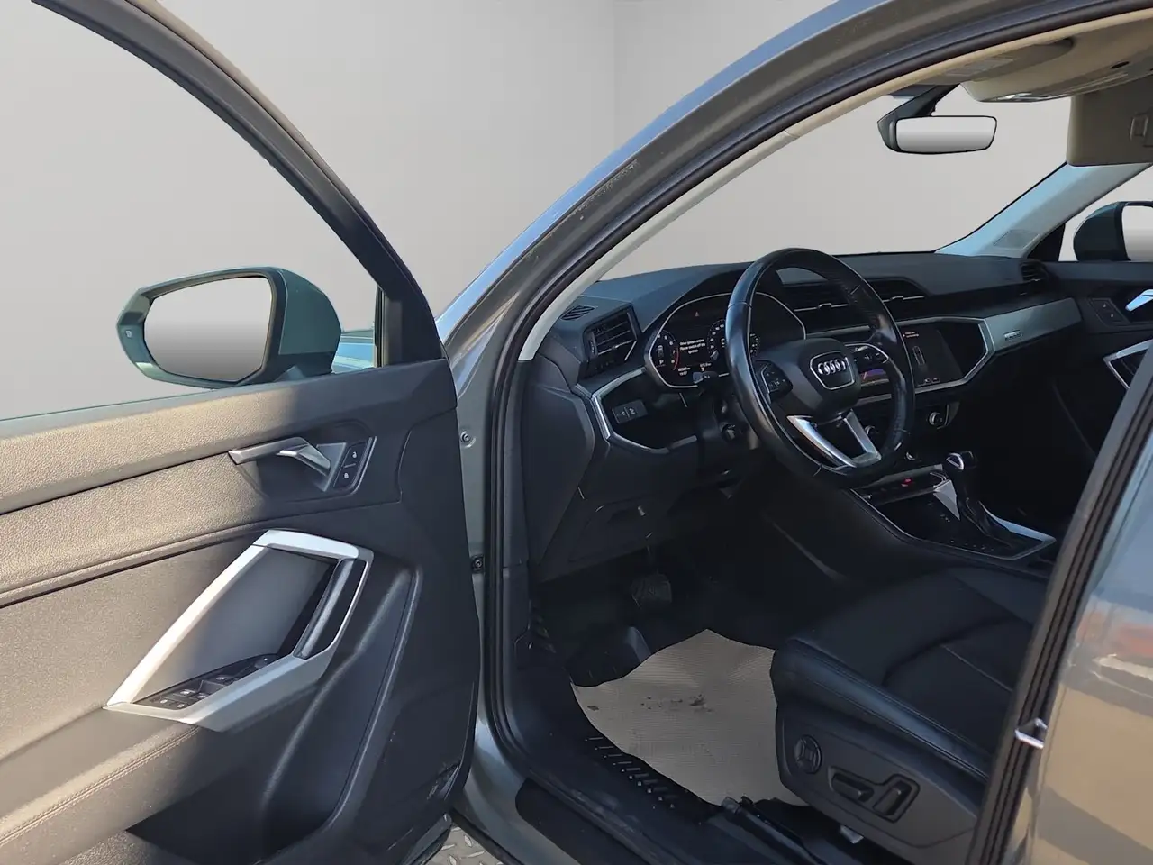 Audi Q3 снимка Audi Q3
