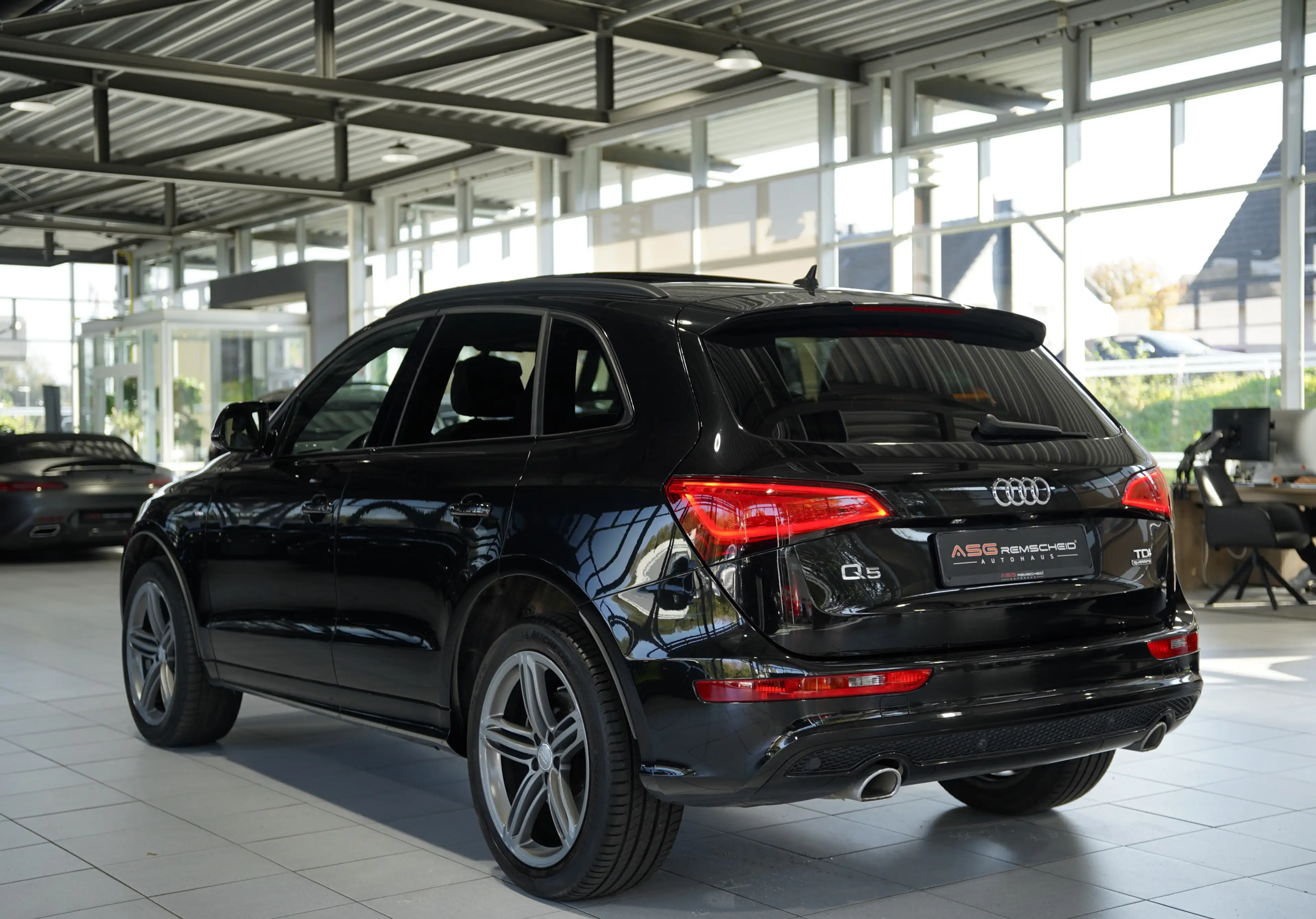 Audi Q5 3.0 TDI q. 2x S Line *Pano *2.H *Kam *B&O * — photo 8