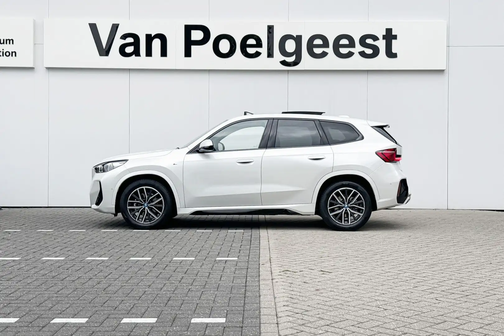 BMW iX1 eDrive20 67 kWh Blanc - 2