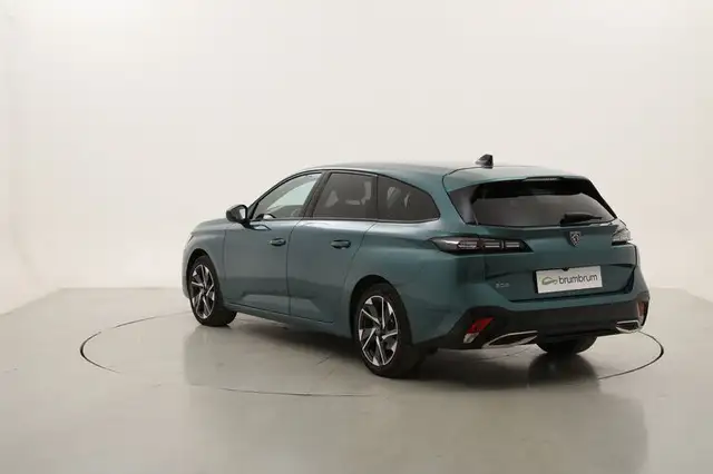 Peugeot 308 view 3