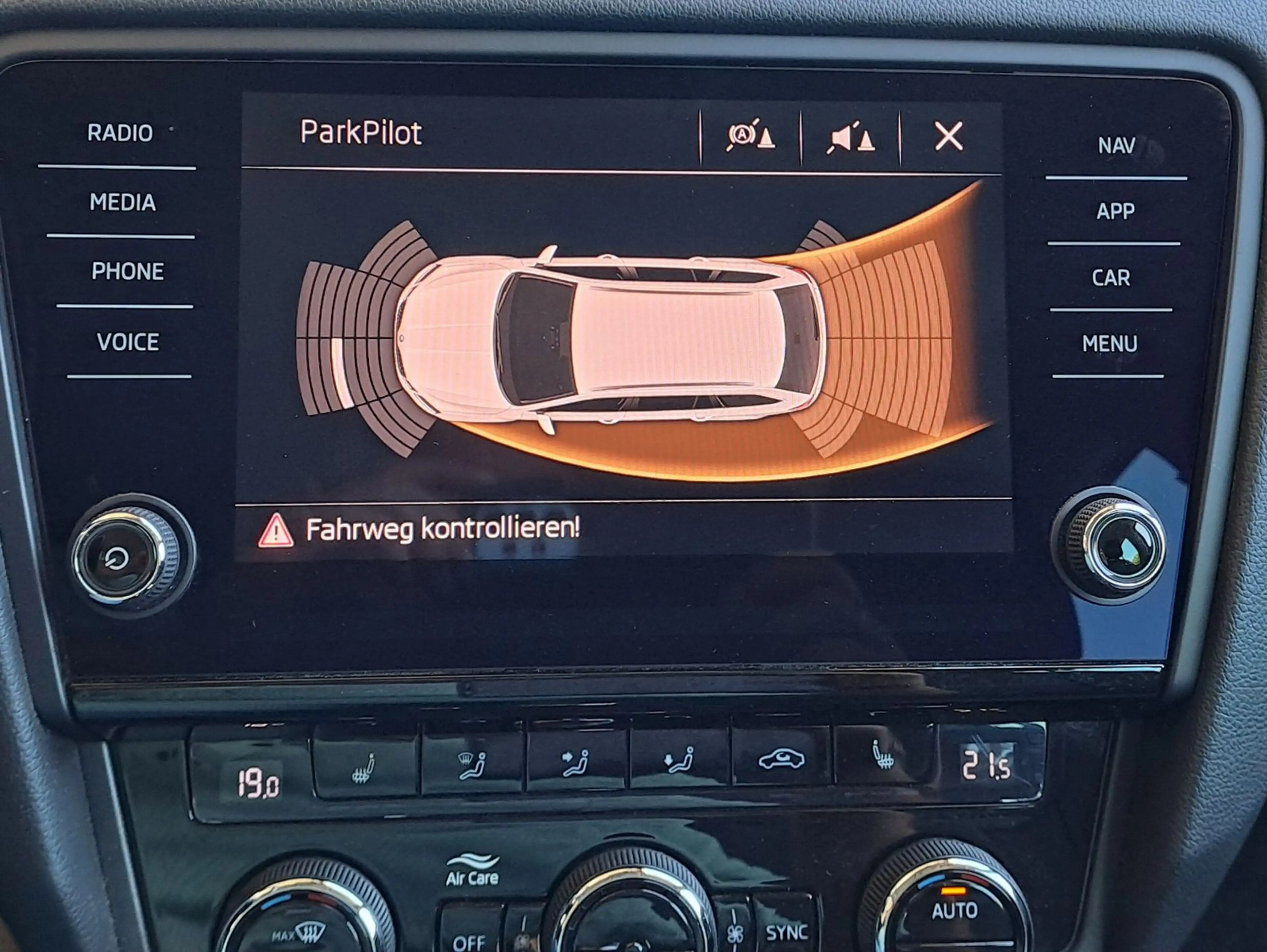 Skoda Octavia Combi 2.0 TDI DSG (LED,AHZV,Mirror Link) — photo 15