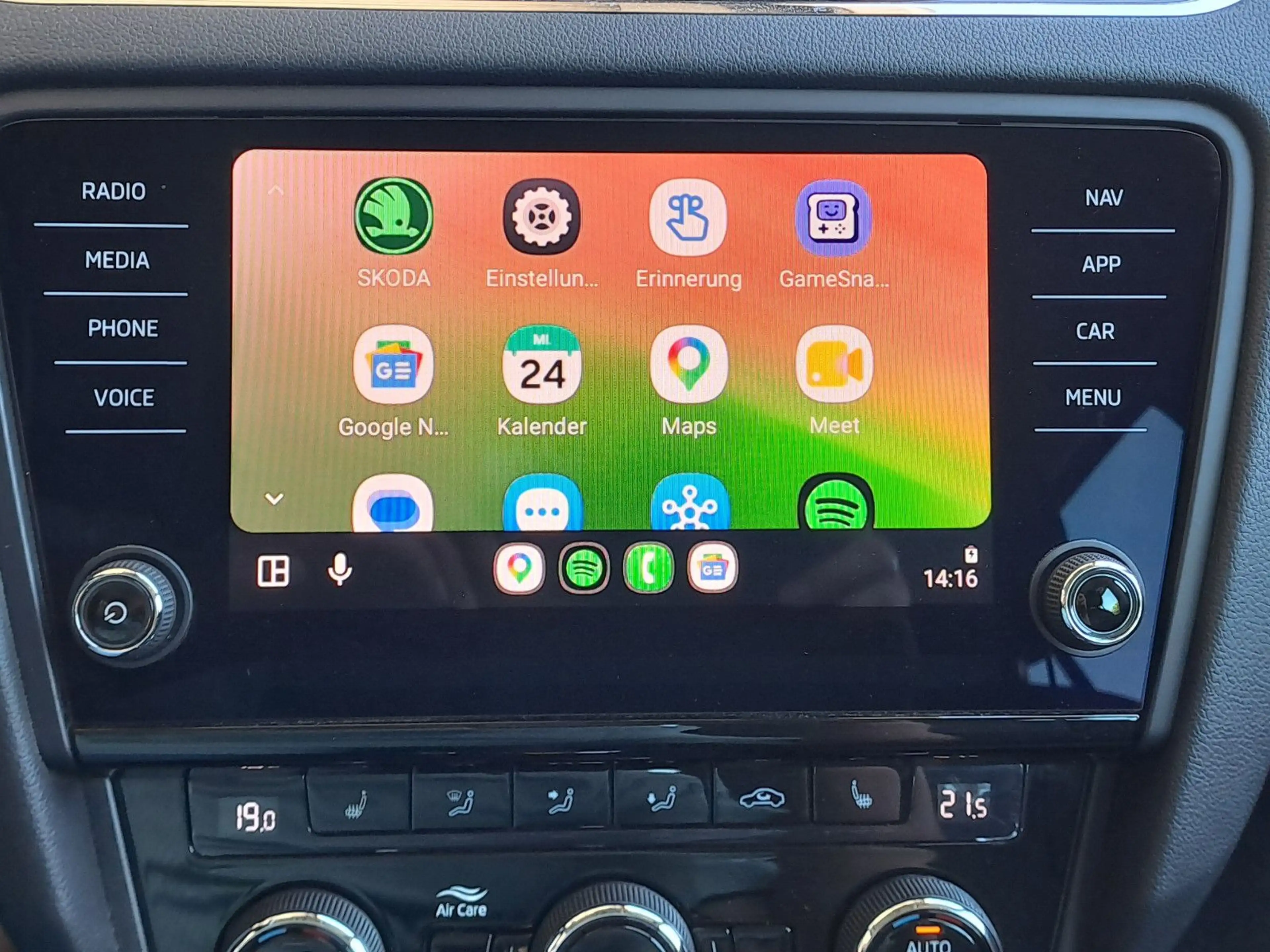 Skoda Octavia Combi 2.0 TDI DSG (LED,AHZV,Mirror Link) — photo 13