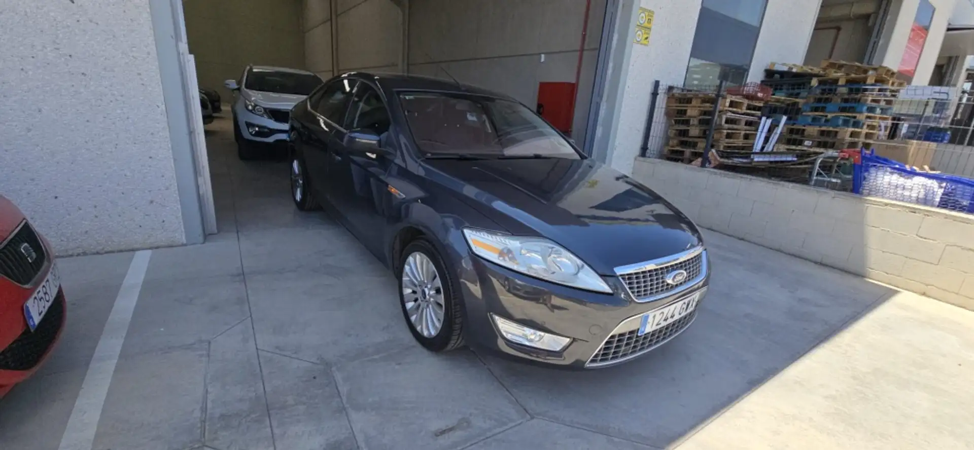 Ford Mondeo 2.0TDCi Titanium Powershift Gris - 1