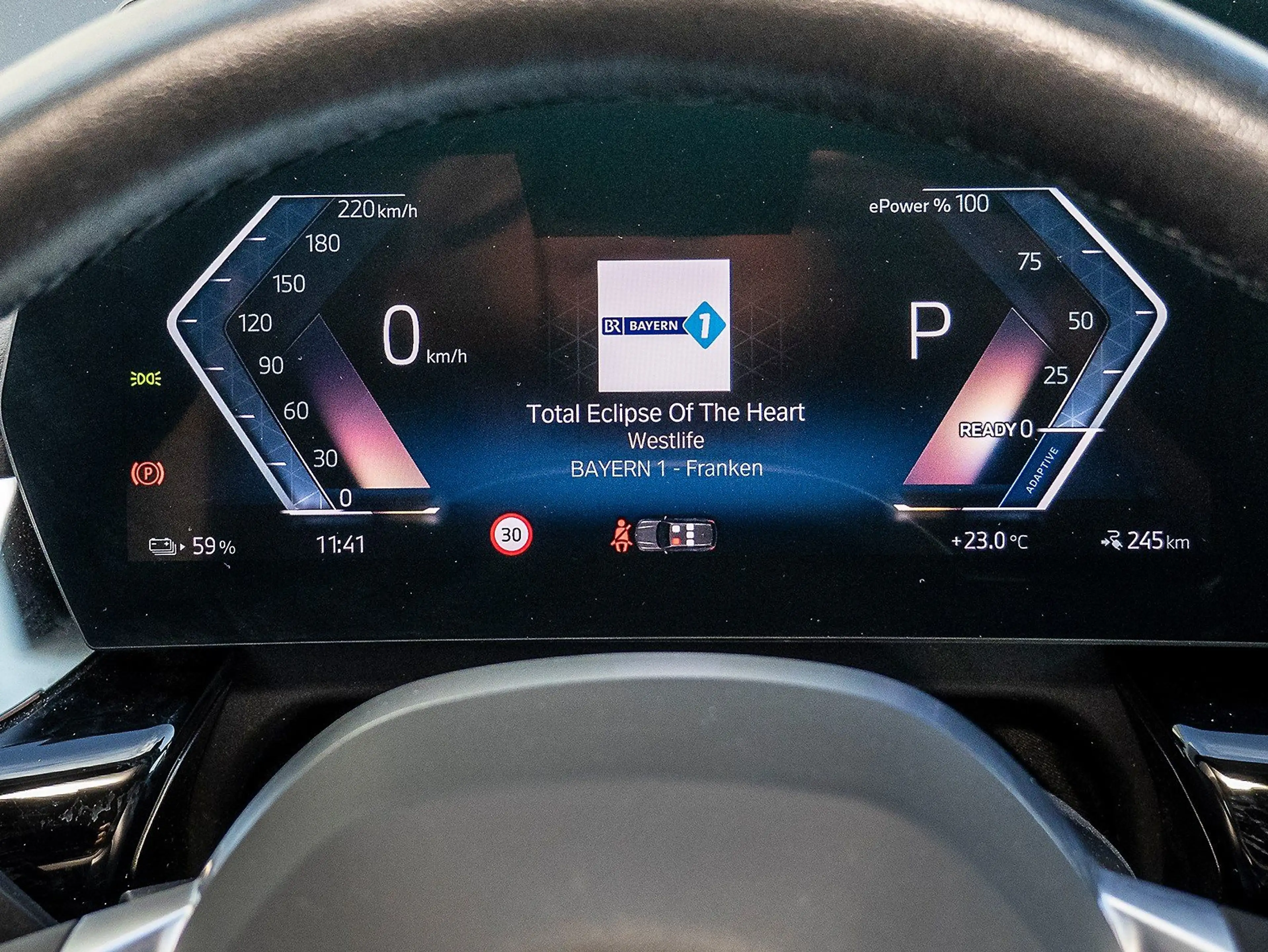 BMW iX1 xDrive30 xLine AdapLED Sportsitz DAB Cam 1VB — photo 14