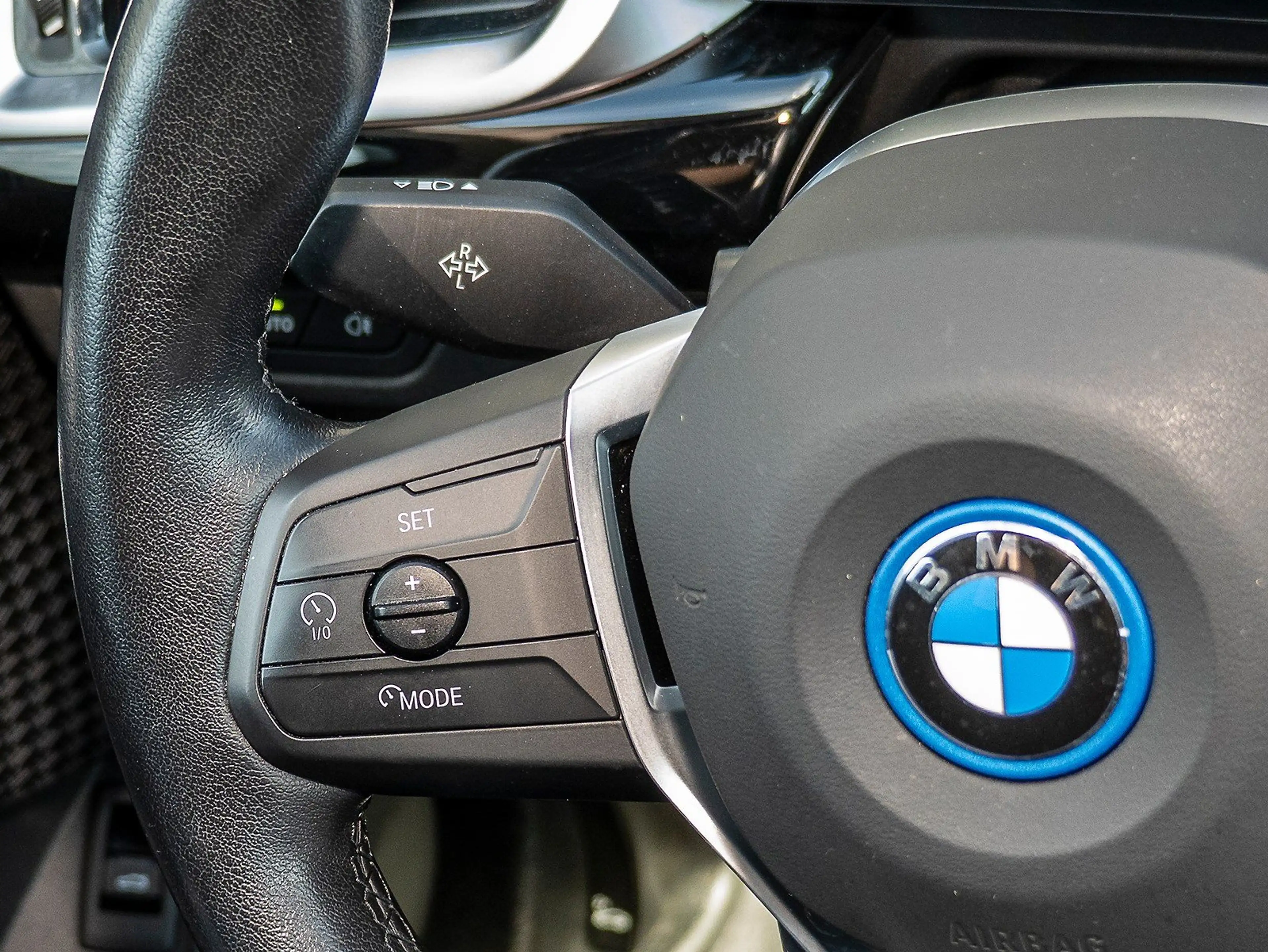 BMW iX1 xDrive30 xLine AdapLED Sportsitz DAB Cam 1VB — photo 15
