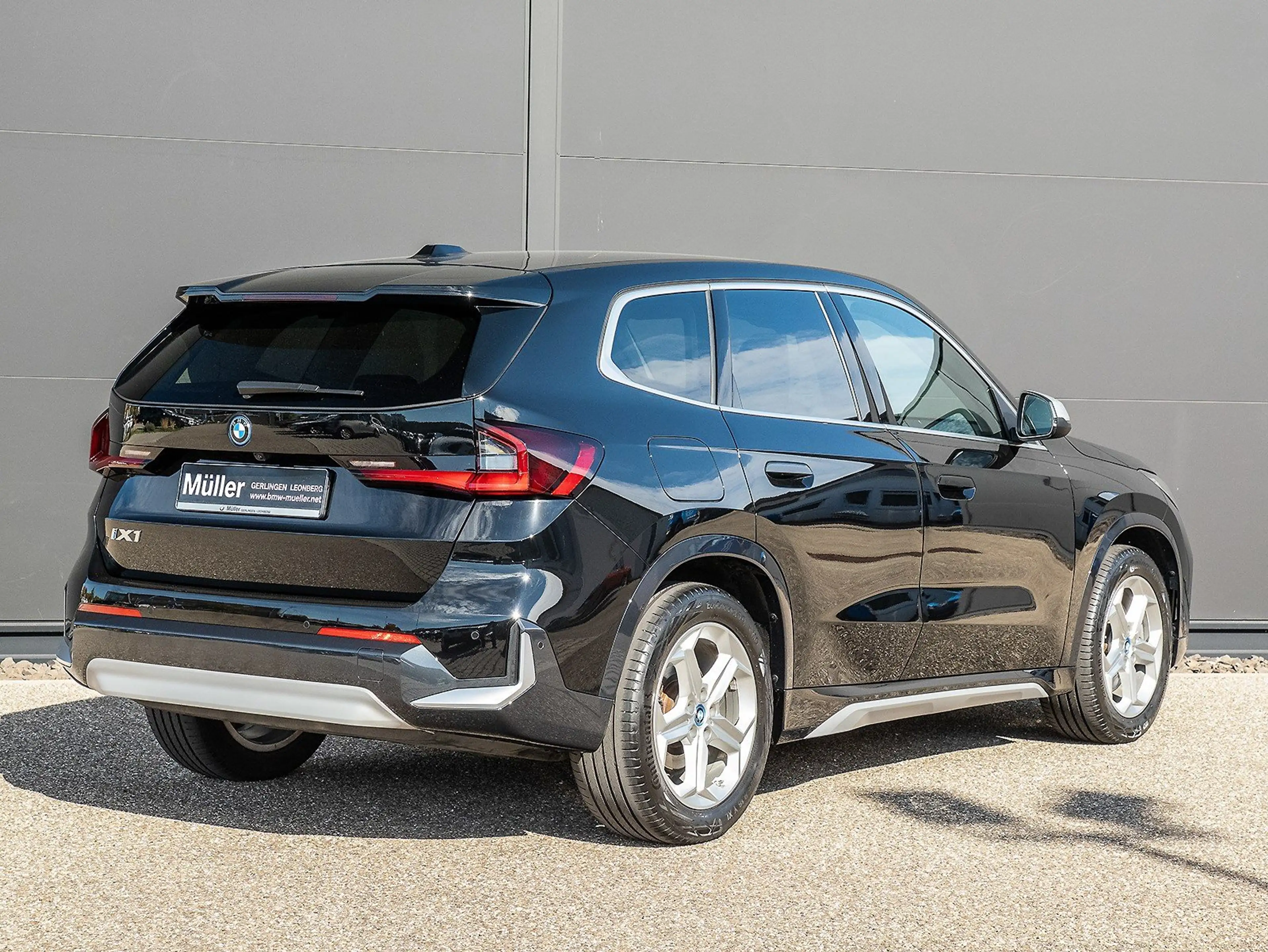 BMW iX1 xDrive30 xLine AdapLED Sportsitz DAB Cam 1VB — photo 2