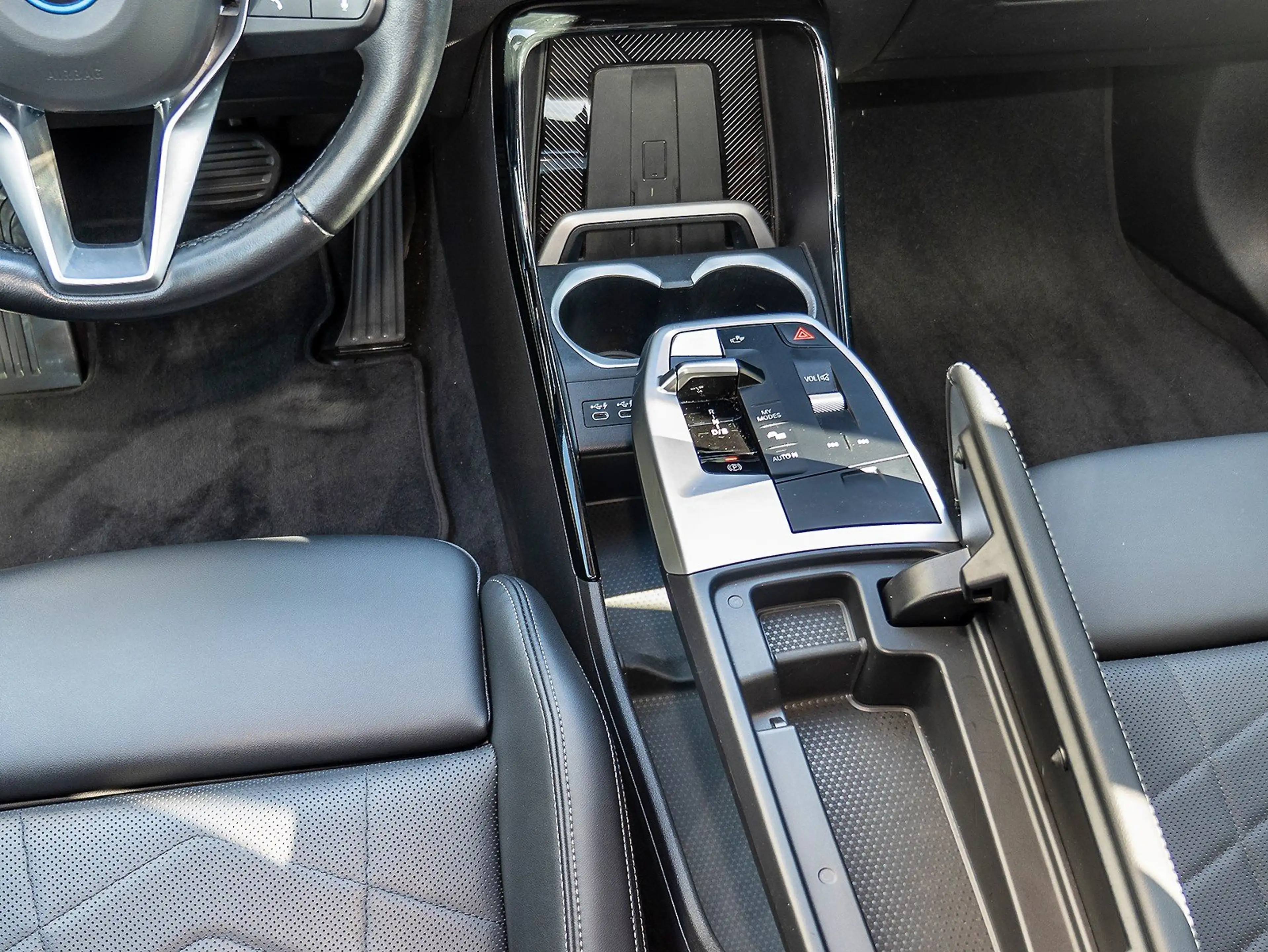 BMW iX1 xDrive30 xLine AdapLED Sportsitz DAB Cam 1VB — photo 10