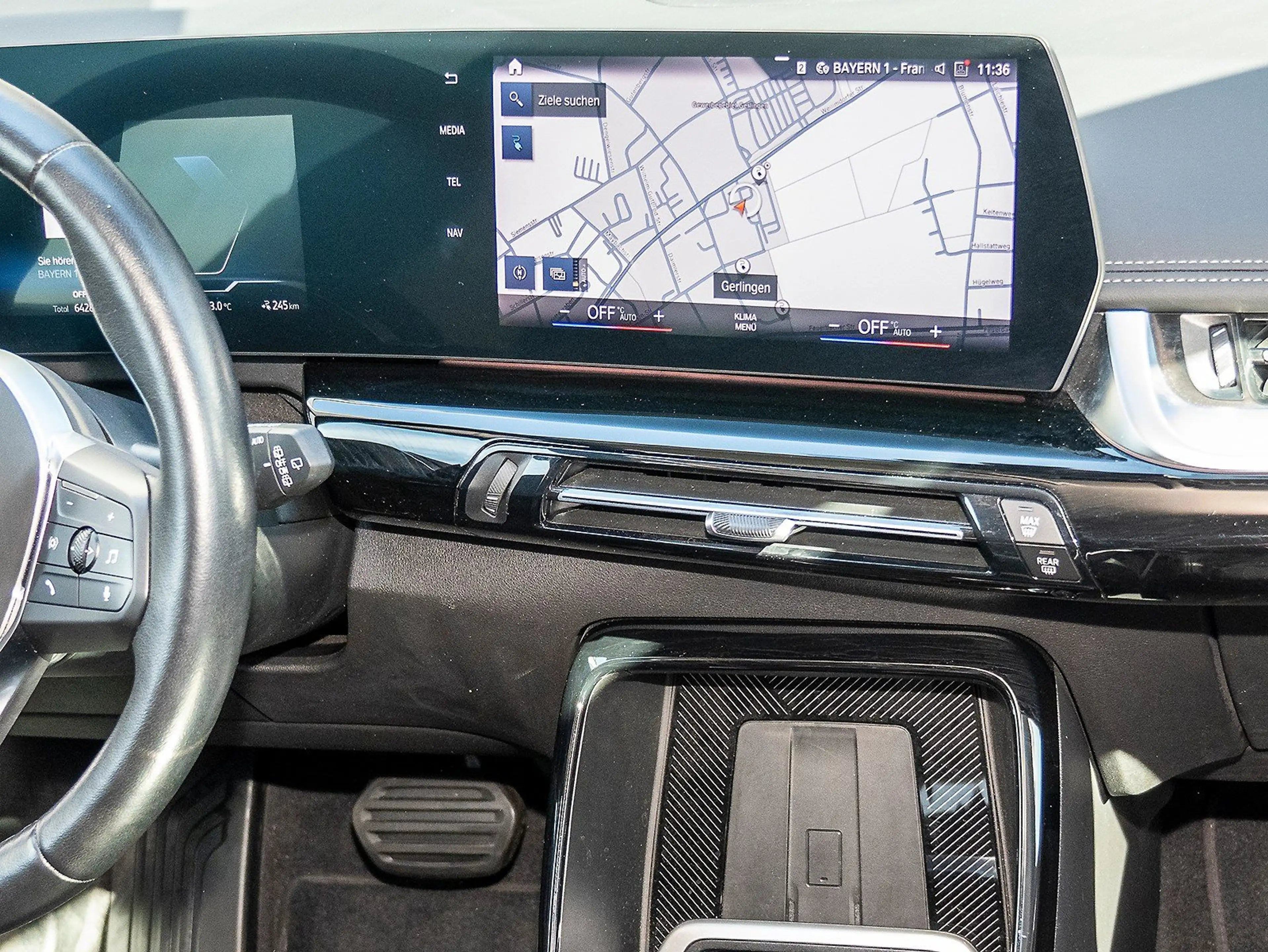 BMW iX1 xDrive30 xLine AdapLED Sportsitz DAB Cam 1VB — photo 8