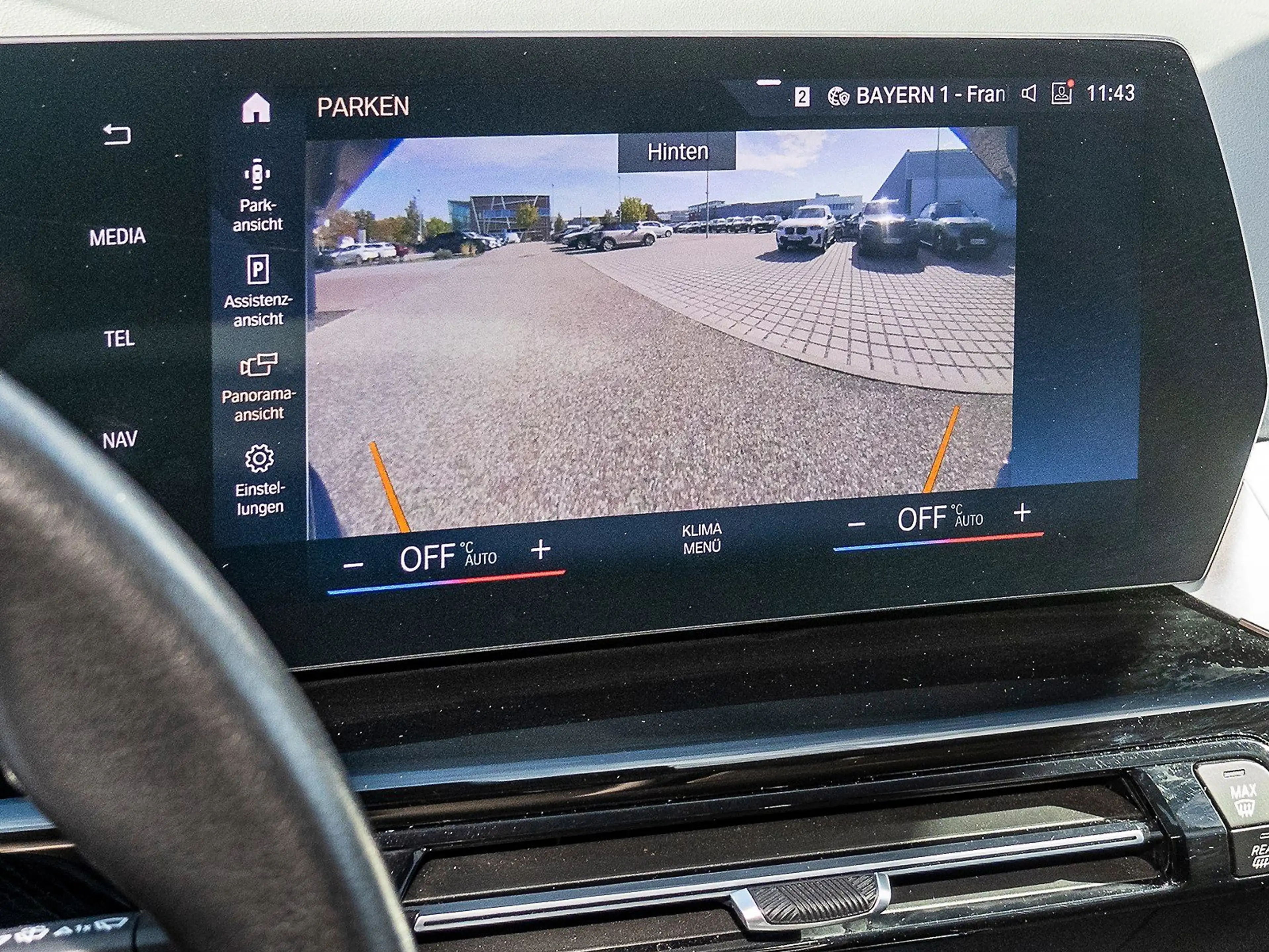 BMW iX1 xDrive30 xLine AdapLED Sportsitz DAB Cam 1VB — photo 9