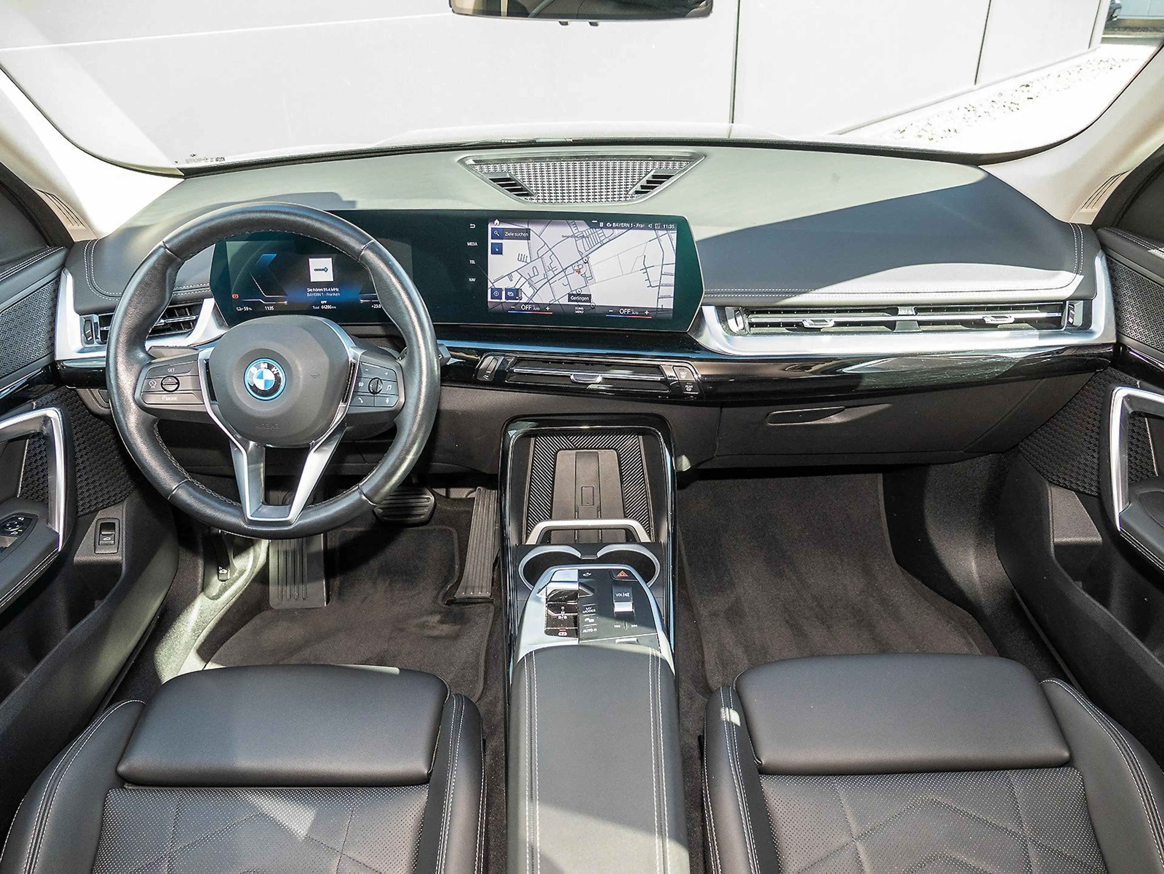 BMW iX1 xDrive30 xLine AdapLED Sportsitz DAB Cam 1VB — photo 7