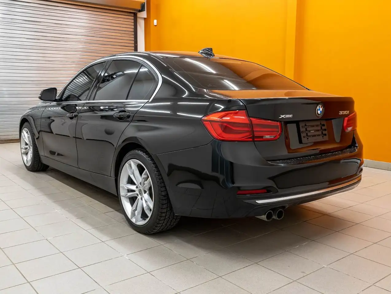 BMW 3 Series снимка BMW 3 Series