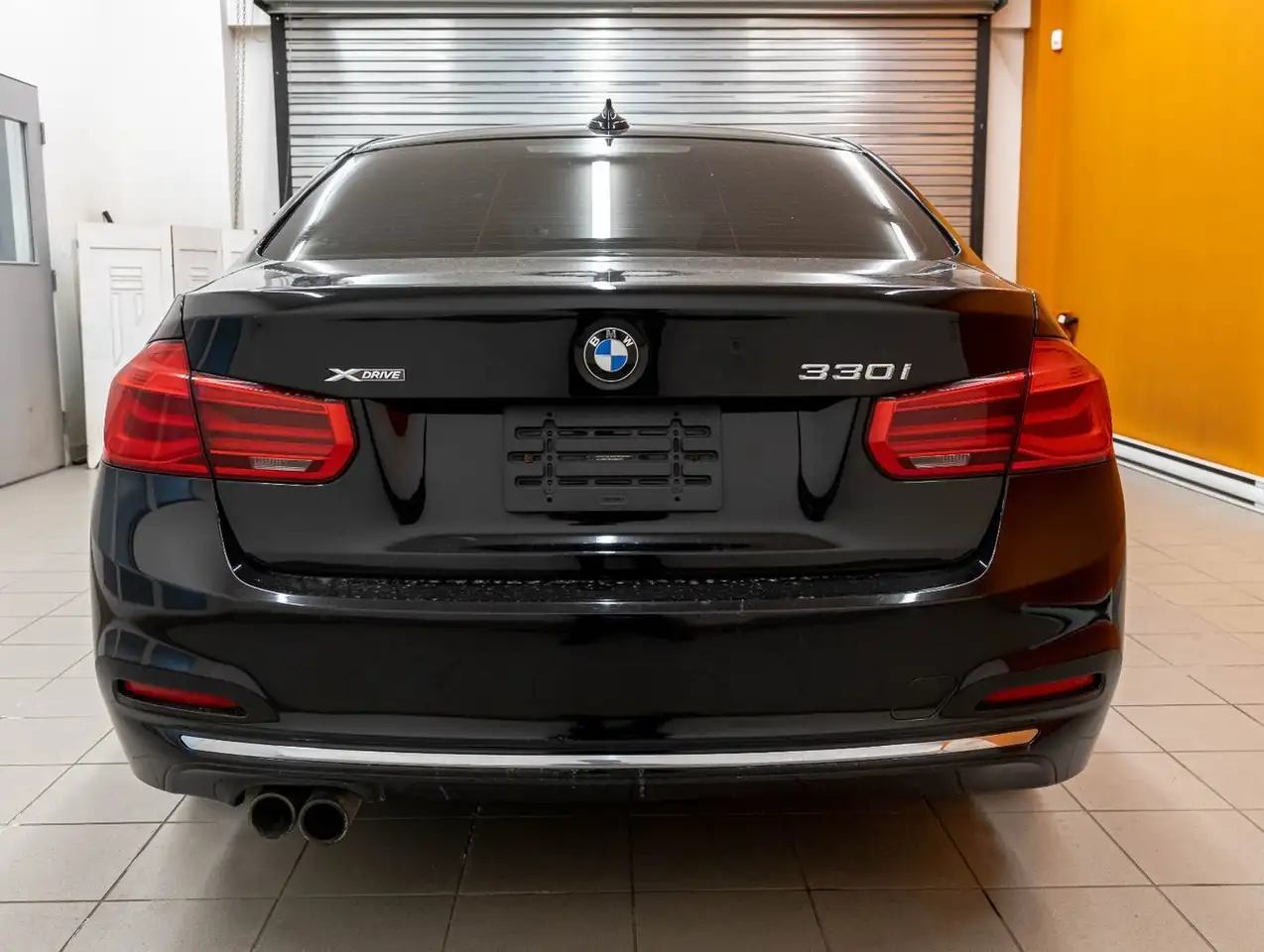 BMW 3 Series снимка BMW 3 Series