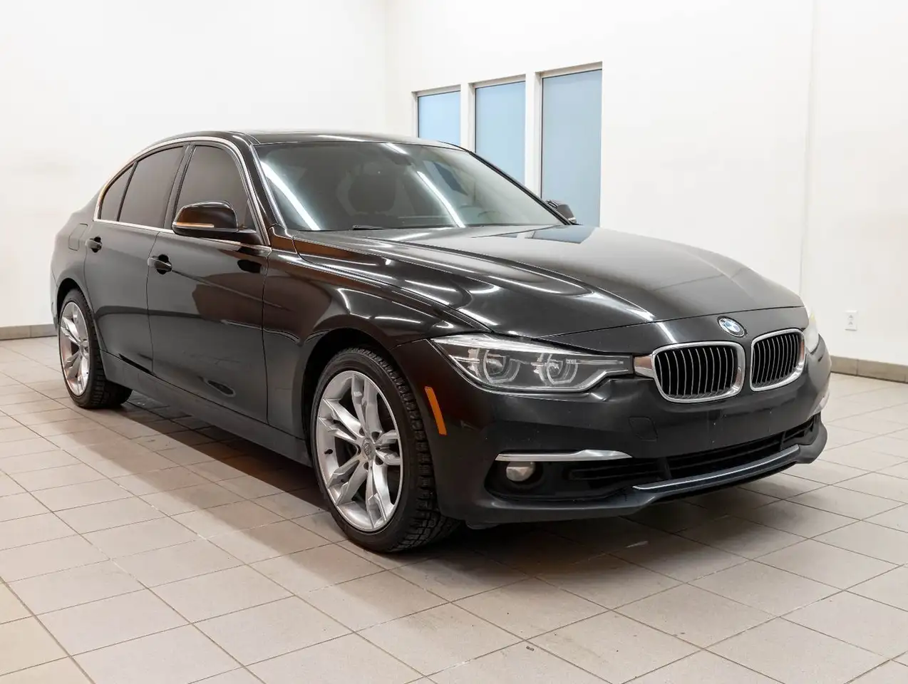 BMW 3 Series снимка BMW 3 Series