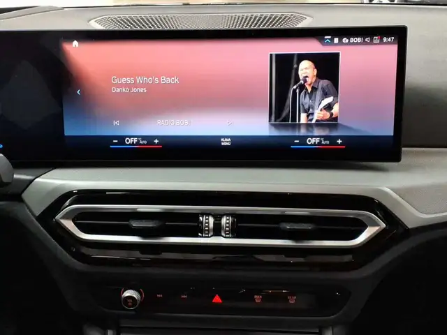 BMW 3 Series view 6