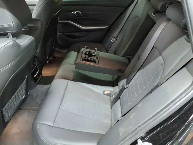 BMW 3 Series view 7