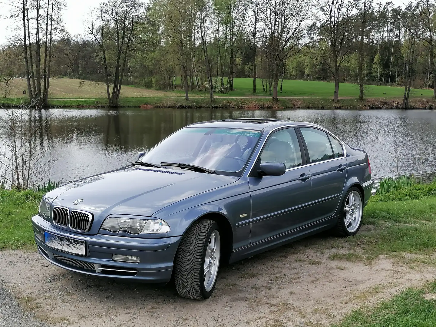 BMW 330 330ix Grey - 2