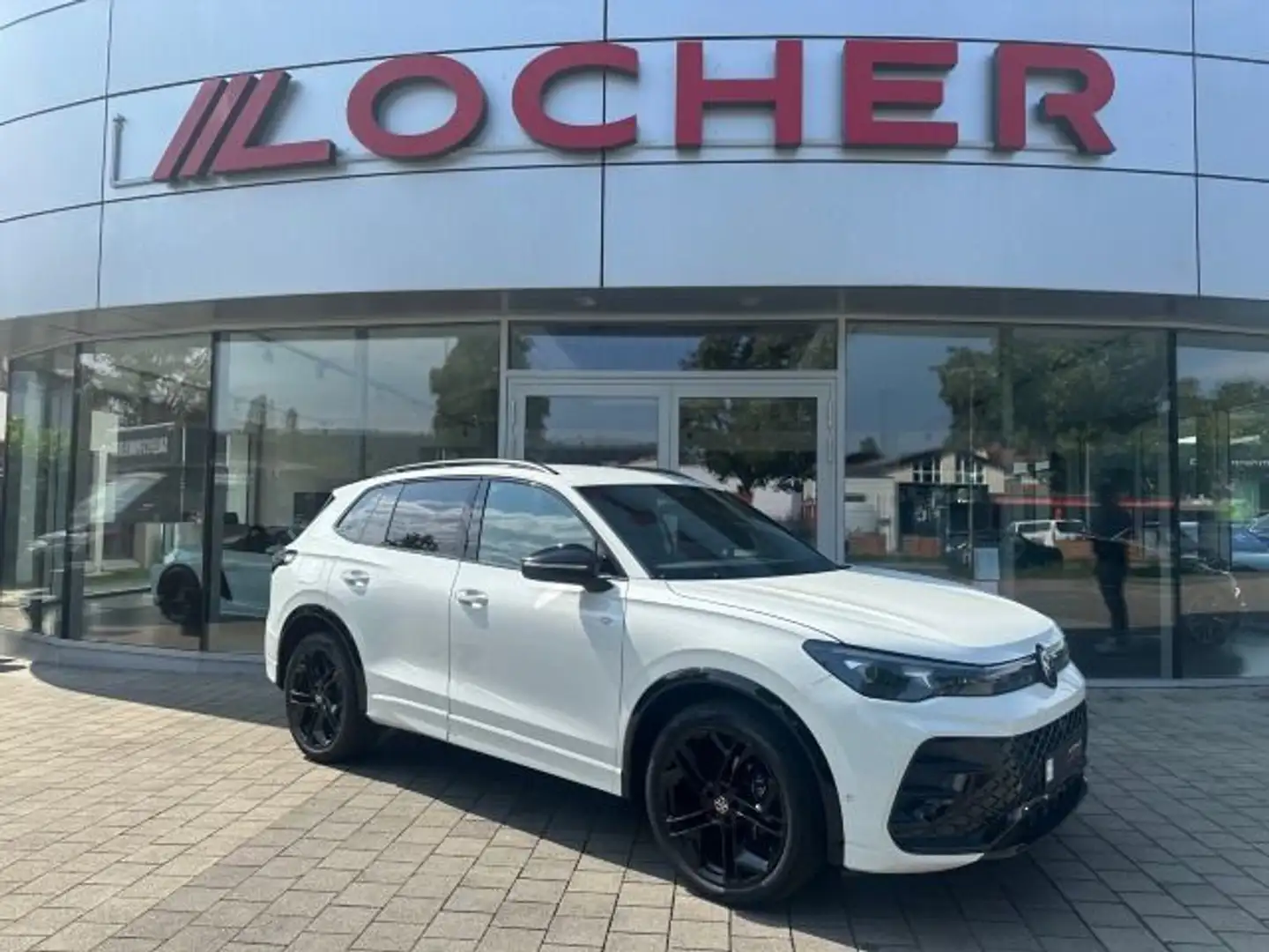 Volkswagen Tiguan R-Line 1,5 l eTSI OPF 7-Gang-DSG AHK, IQ. Weiß - 1