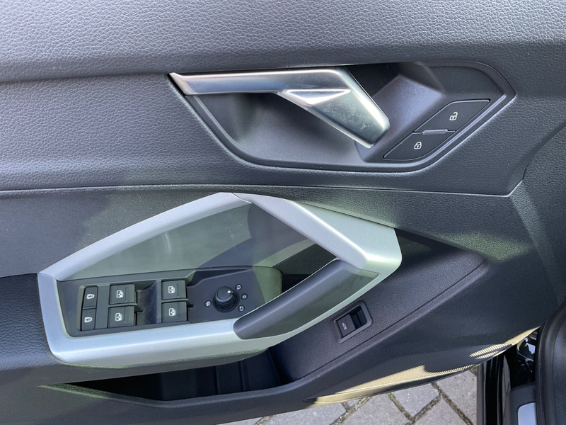 Audi Q3 35 TFSI S tronic,Panorama,LED,Carplay,Navi — photo 14