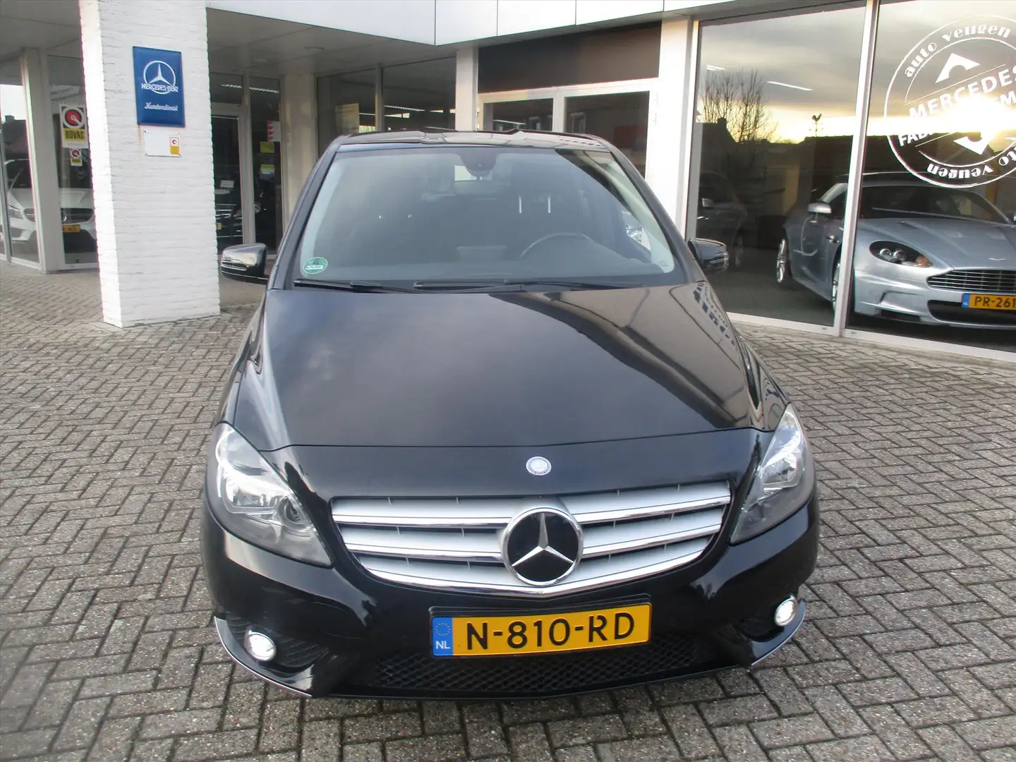 Mercedes-Benz B 180 B 122PK 7G-DCT/ HOGE INSTAP / COMFORT Schwarz - 2