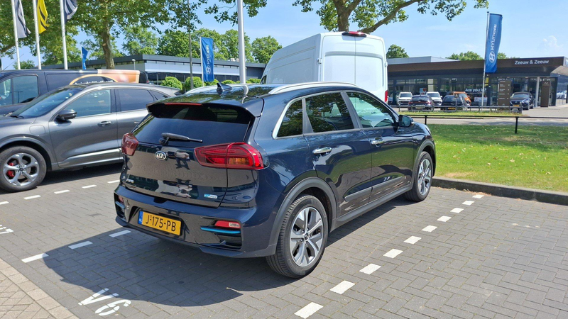 Kia e-Niro ExecutiveLine 64 kWh — photo 2