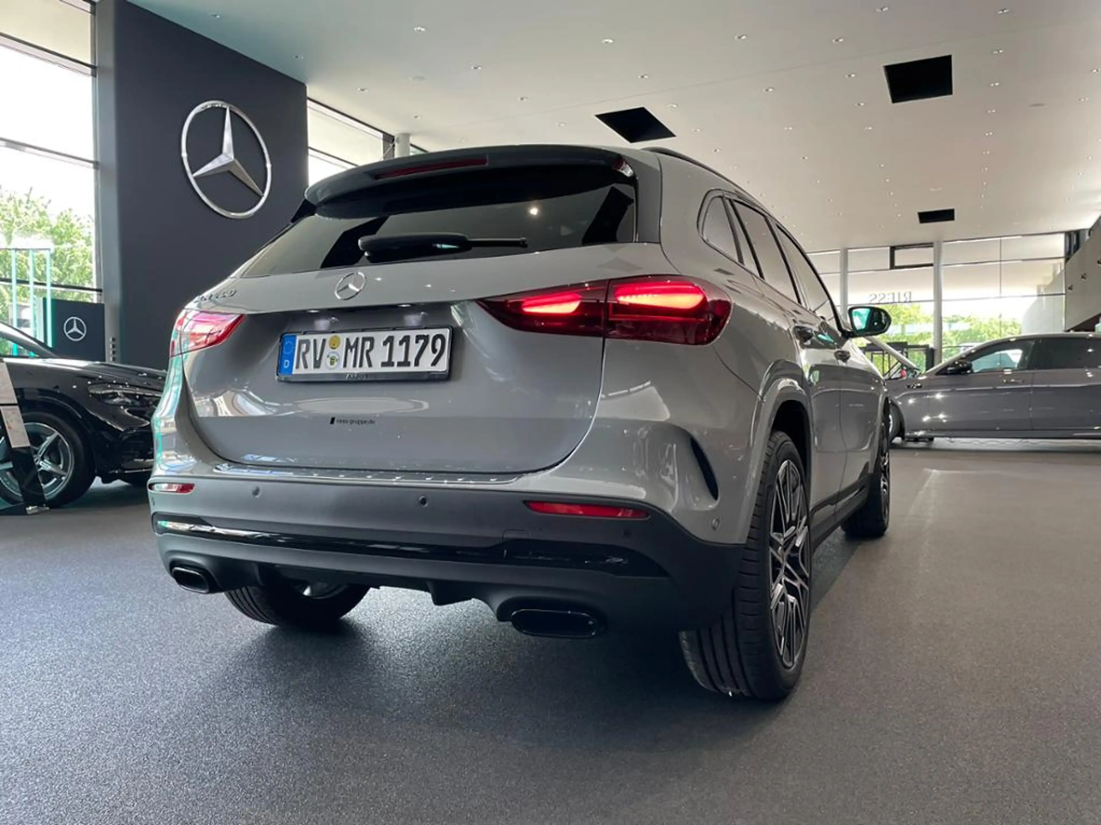 Mercedes-Benz GLA 200 AMG+PANO+AHK+MULTIBEAM+TOTWKL+KEYL+360°+ — photo 8