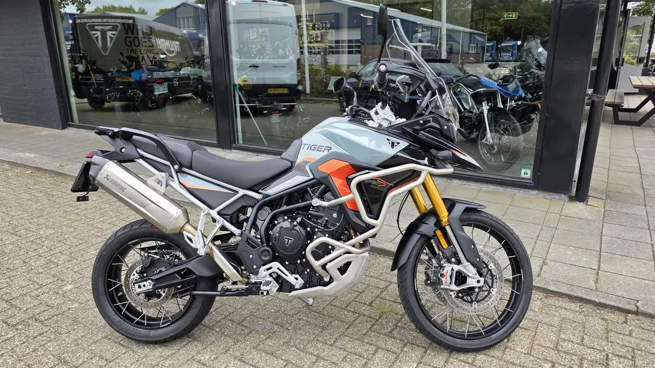 Triumph Tiger 900