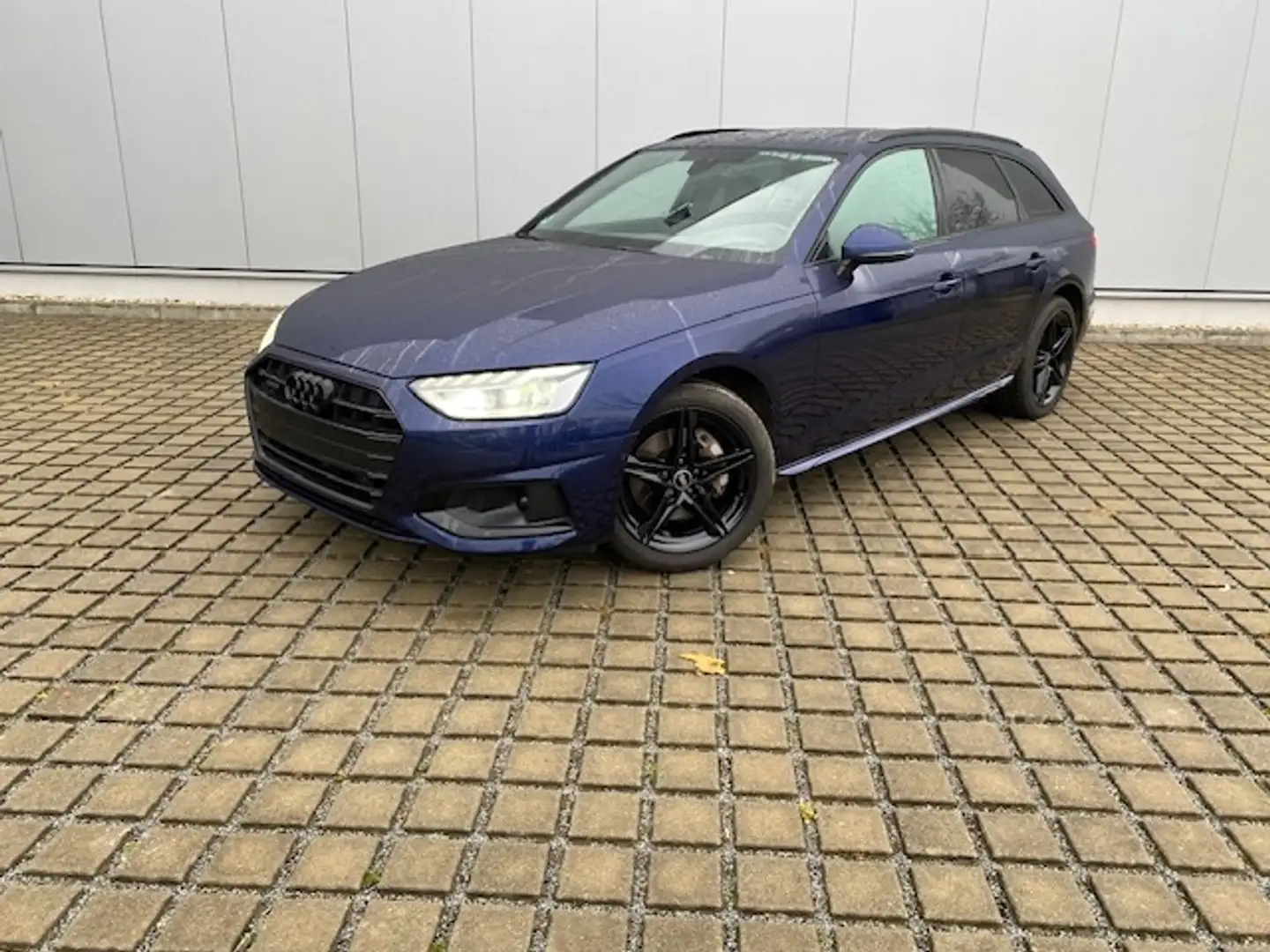 Audi A4 Avant 40 TDI quattro S-tr. Advanced S-LINE INT./O Blau - 2