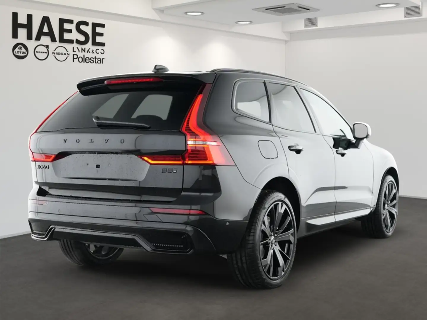 Volvo XC60 B5 Plus Black Edition AWD EU6e Panoramadach HUD 36 Schwarz - 2