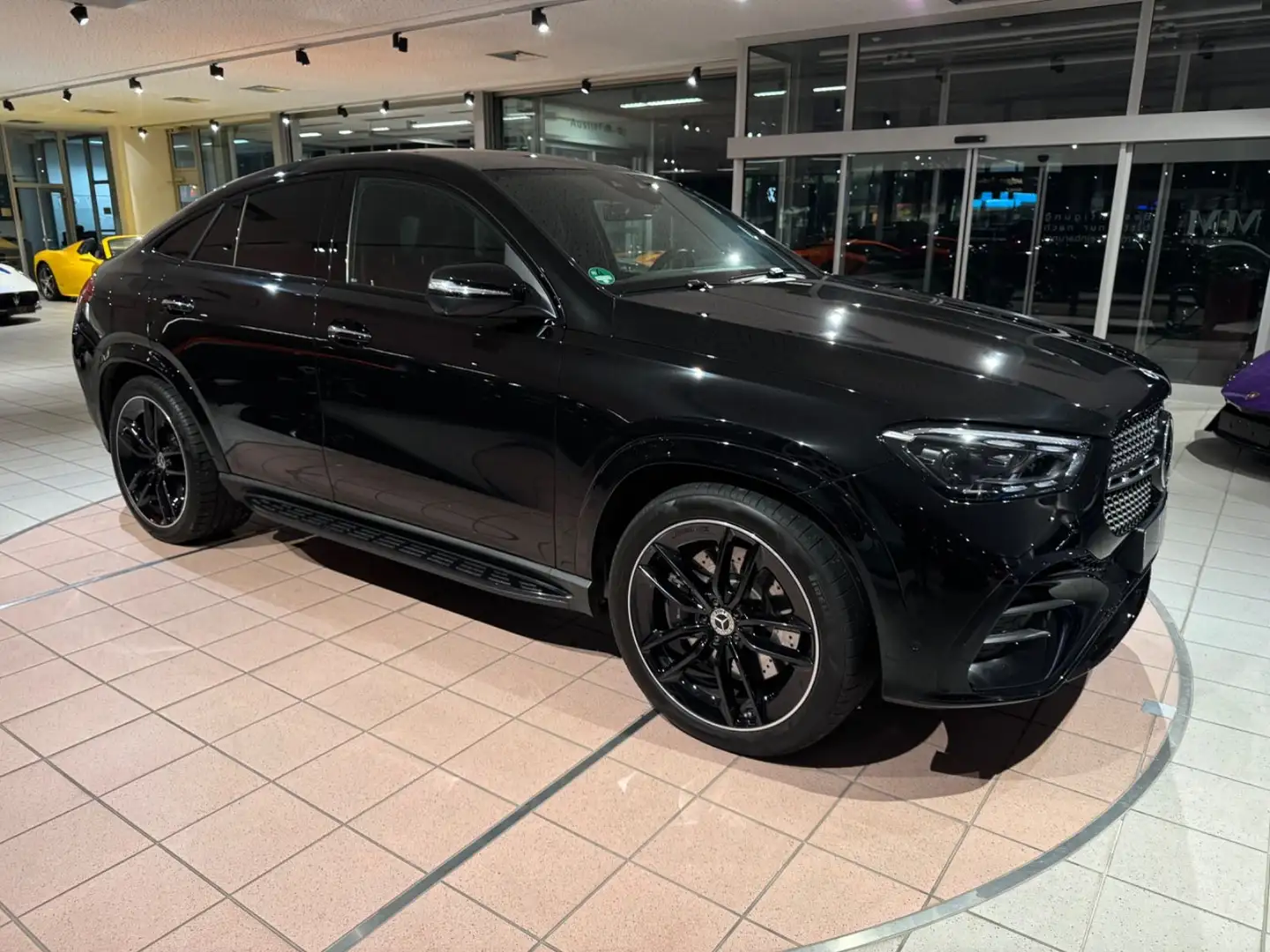 Mercedes-Benz GLE 450 d 4Matic Coupe AMG/Distronic/Night/Pano Schwarz - 2
