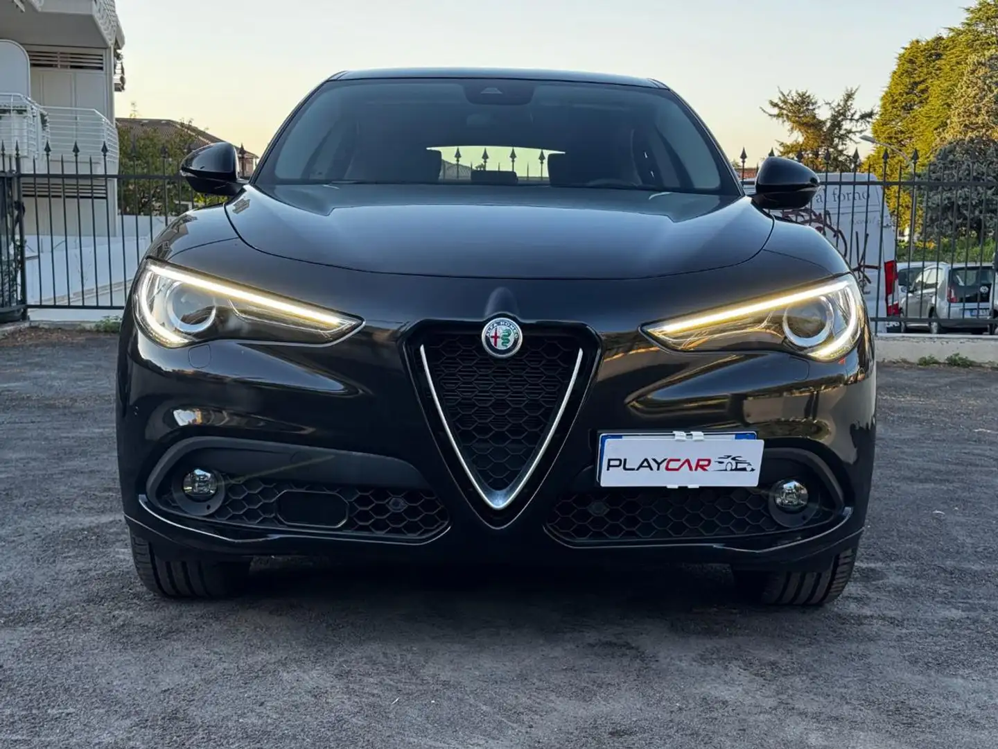 Alfa Romeo Stelvio 2.2 TURBODIESEL 160 CV AT8 R.CAM+NAVI+PDC+CARPLAY! Nero - 2