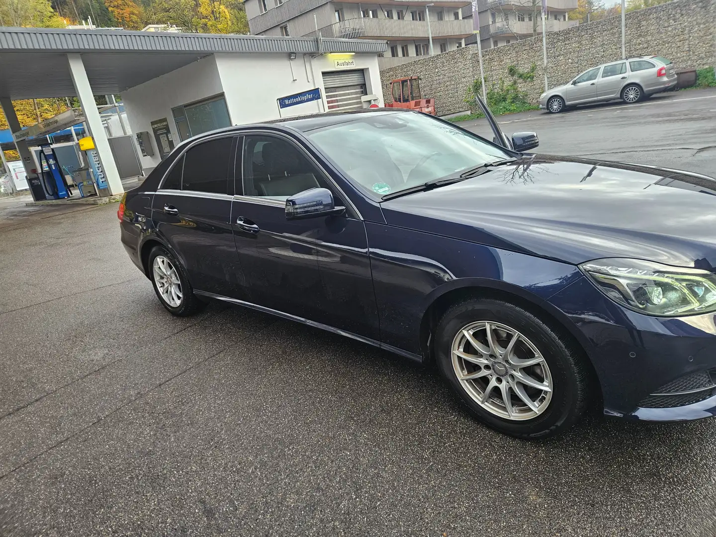 Mercedes-Benz E 300 E 300 BlueTEC 9G-TRONIC Elegance Blau - 2
