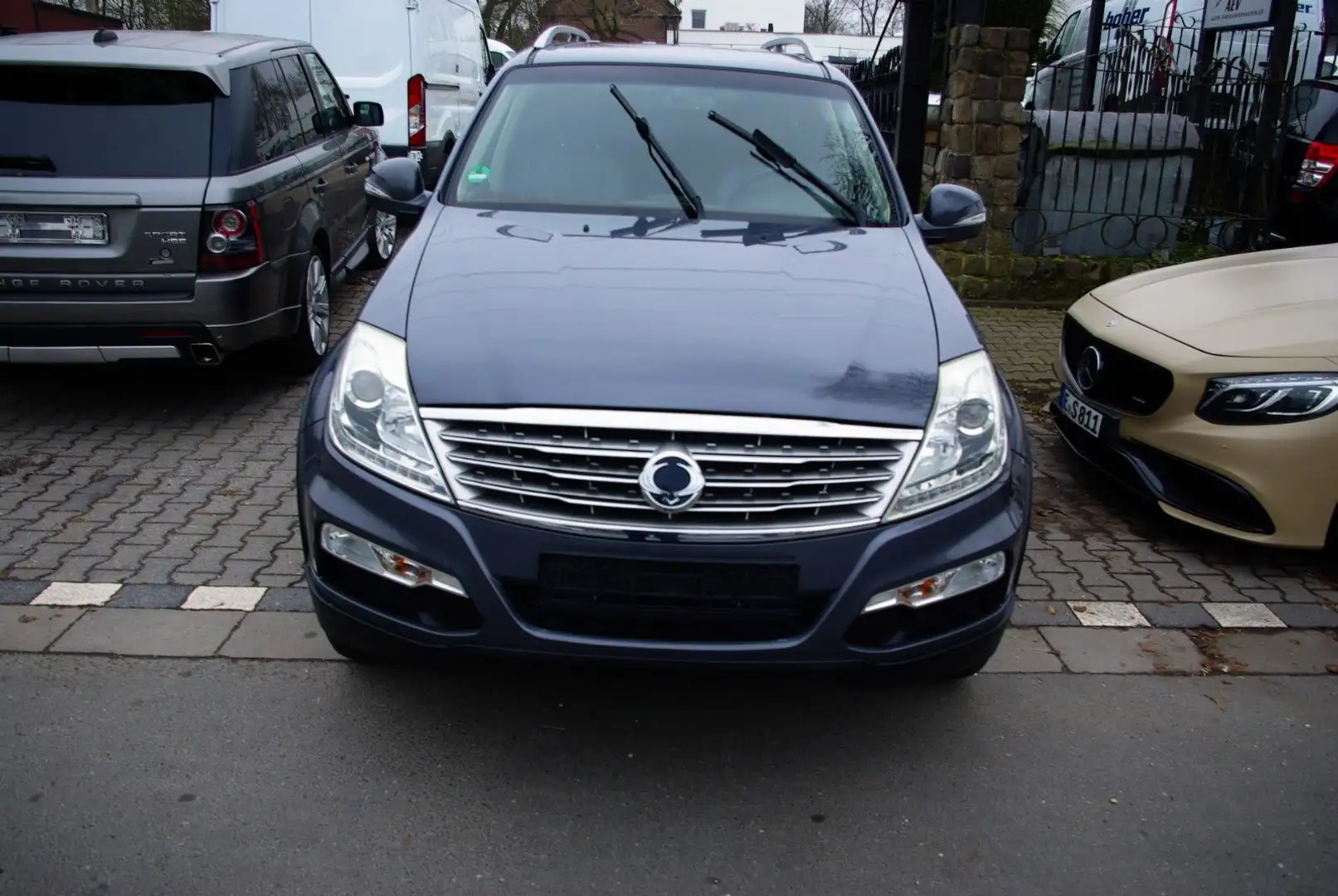 SsangYong Rexton Rexton W Sapphire 4WD Grau - 1