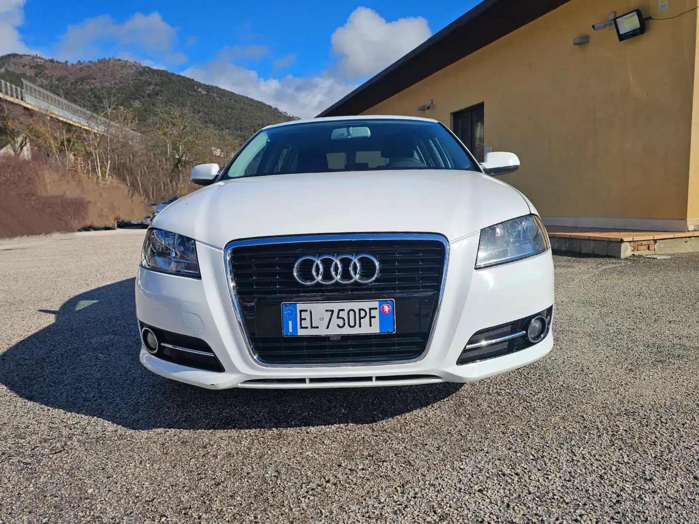 Audi A3 A3 II 2008 Sportback Sportback 1.6 tdi Ambition Weiß - 1