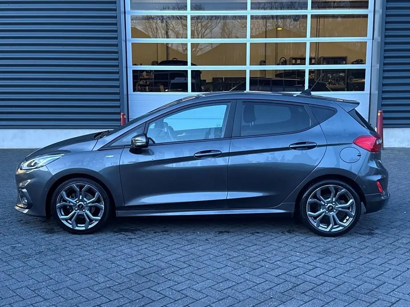 Ford Fiesta 1.0 EcoBoost ST-Line, navigatie, camera, PDC Gris - 2