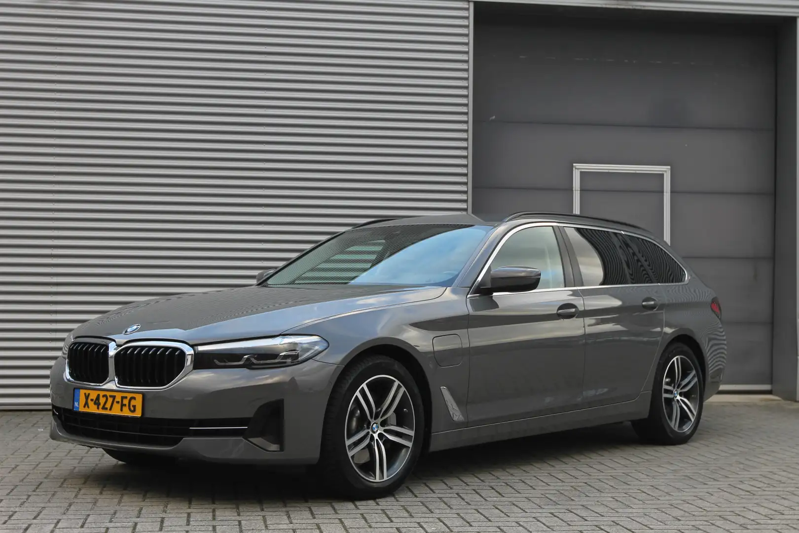BMW 530 5-serie Touring 530e xDrive High Executive I Aut. Gris - 1