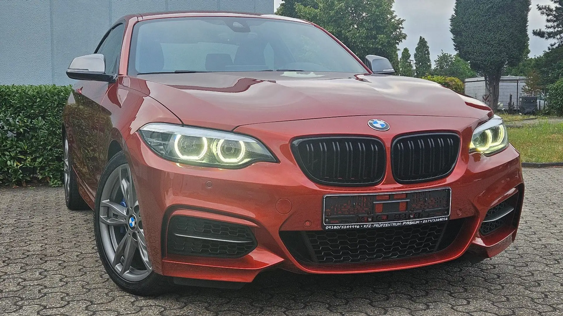 BMW 240 xDrive Steptronic Coupé Oranje - 1
