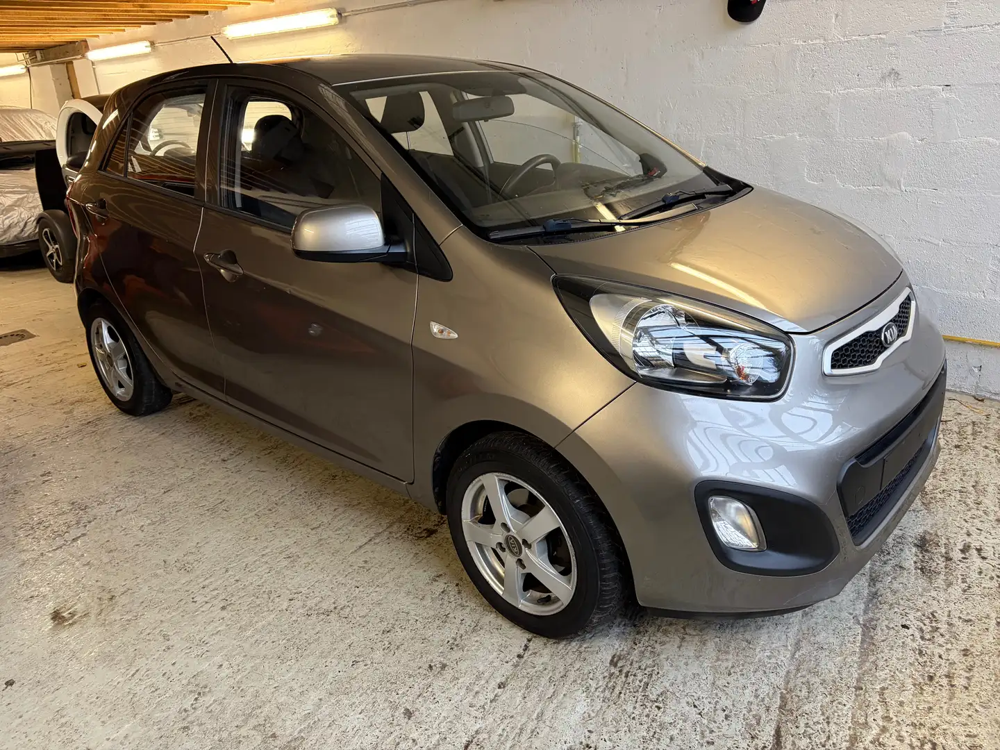 Kia Picanto Picanto 1.2i Fusion Aut. Gris - 2