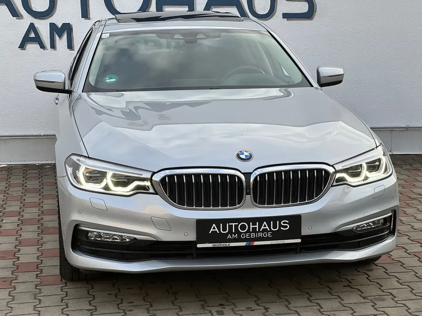 BMW 520 520 d xDrive Grau - 2