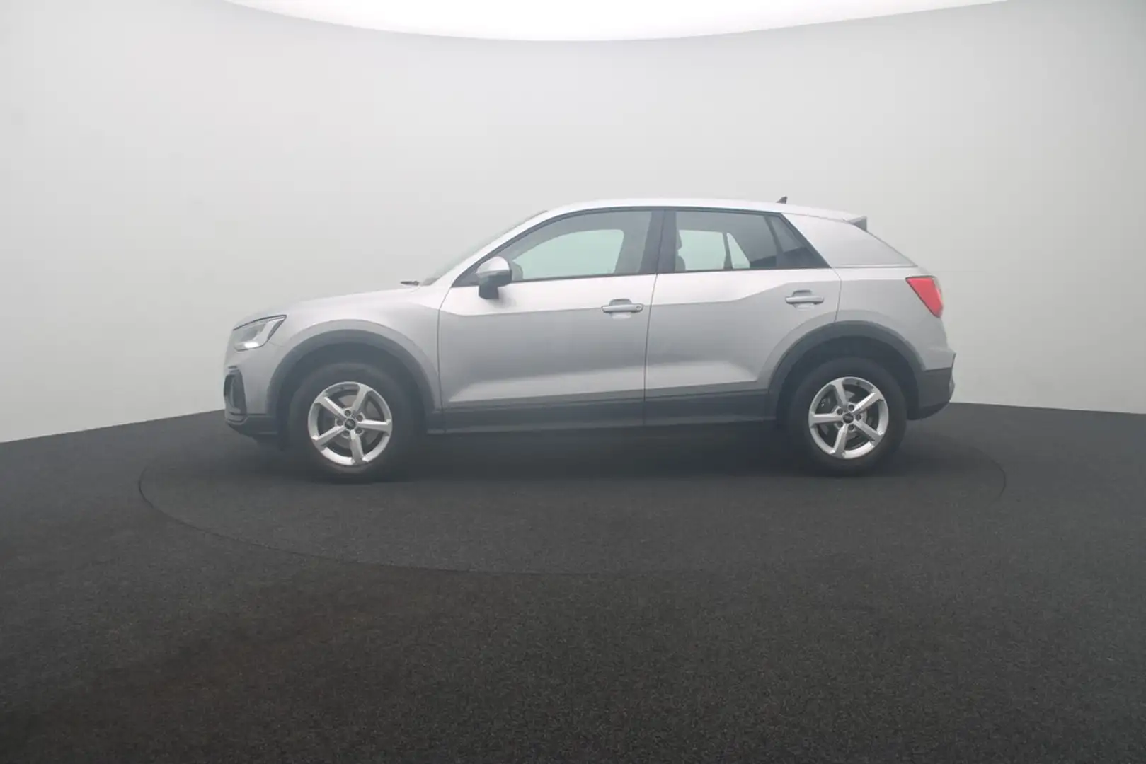 Audi Q2 35 TFSI . LED Navi ACC Argent - 2