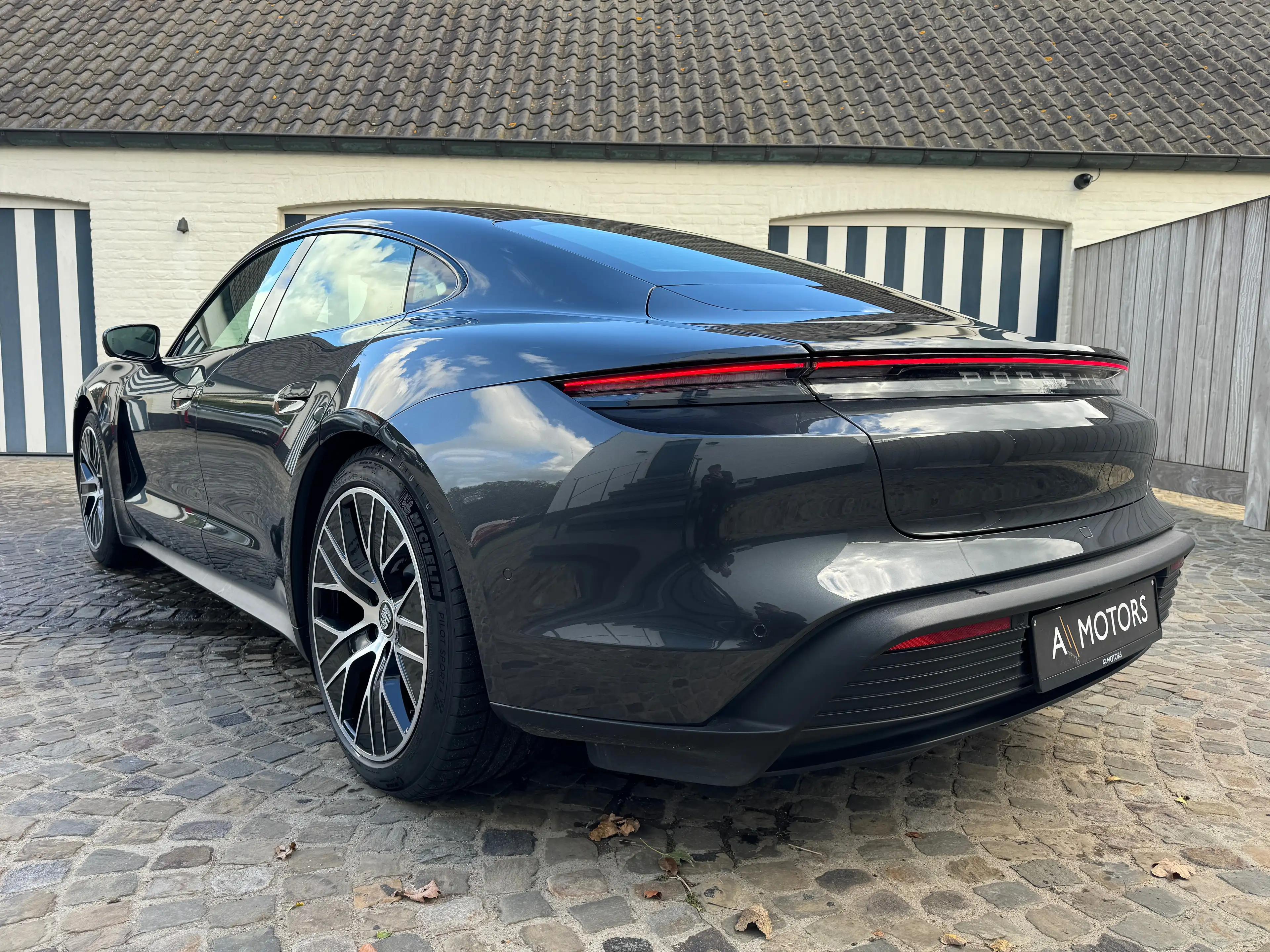 Porsche Taycan 4S - 79.2 kWh — photo 4