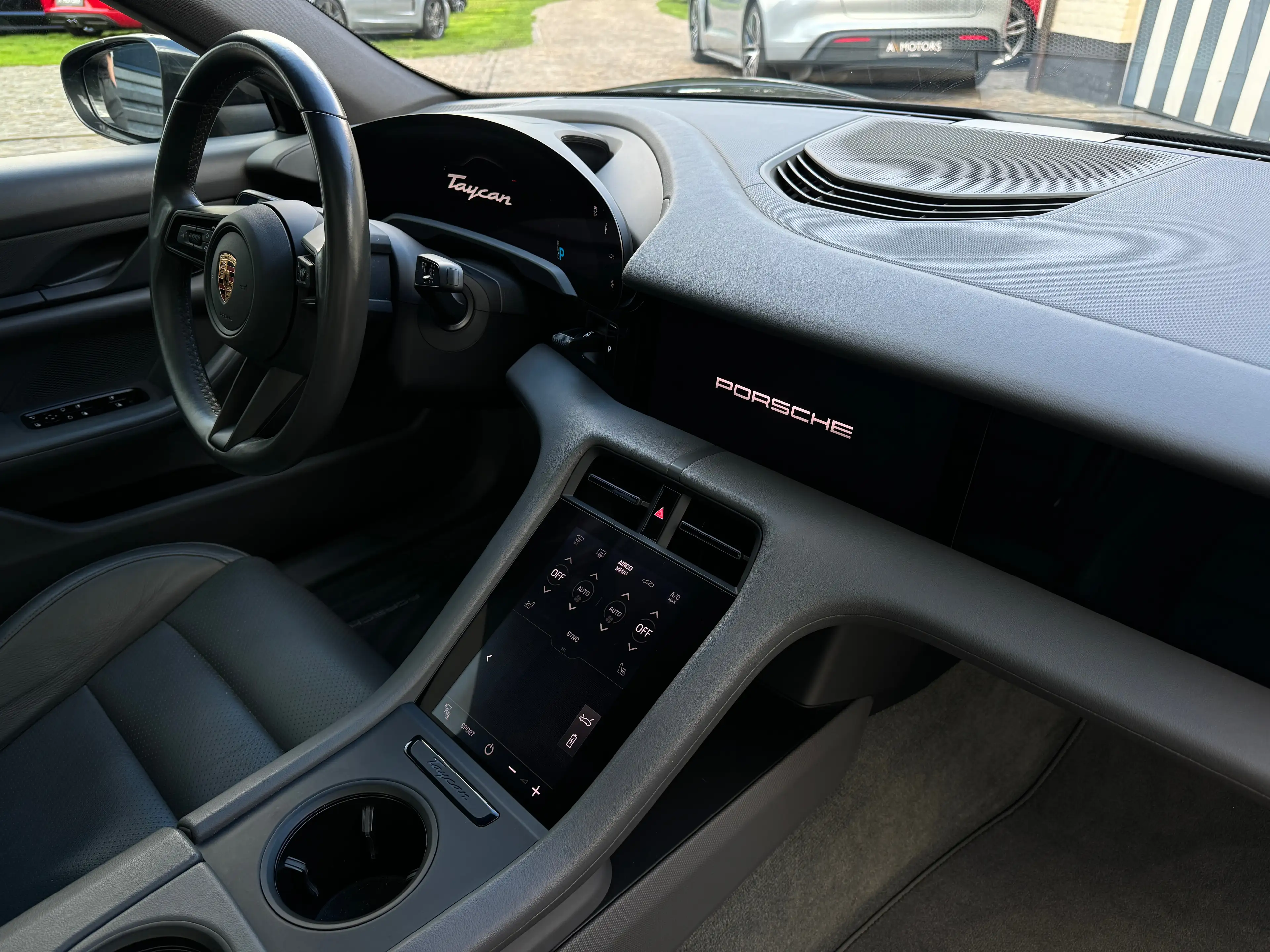 Porsche Taycan 4S - 79.2 kWh — photo 9