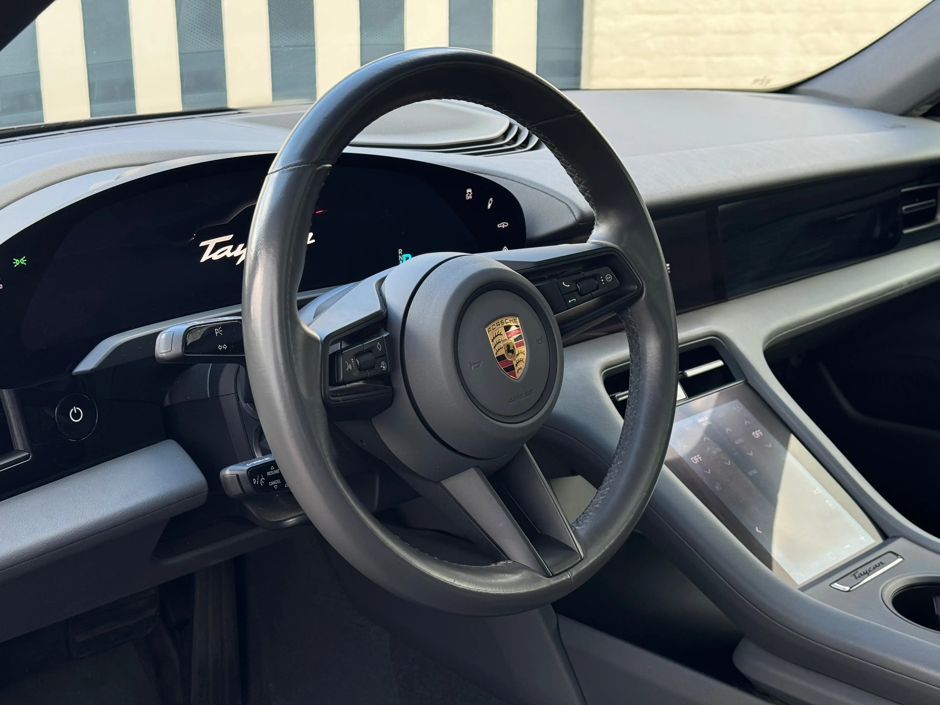 Porsche Taycan 4S - 79.2 kWh — photo 11